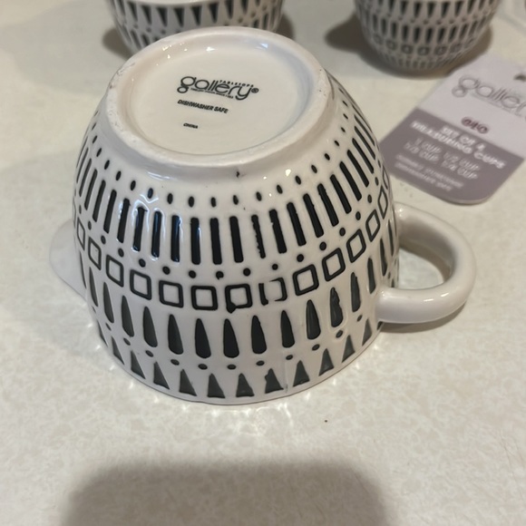 Tabletops Gallery GEO Set Of 4 Measuring Cups Set - Picture 4 of 6